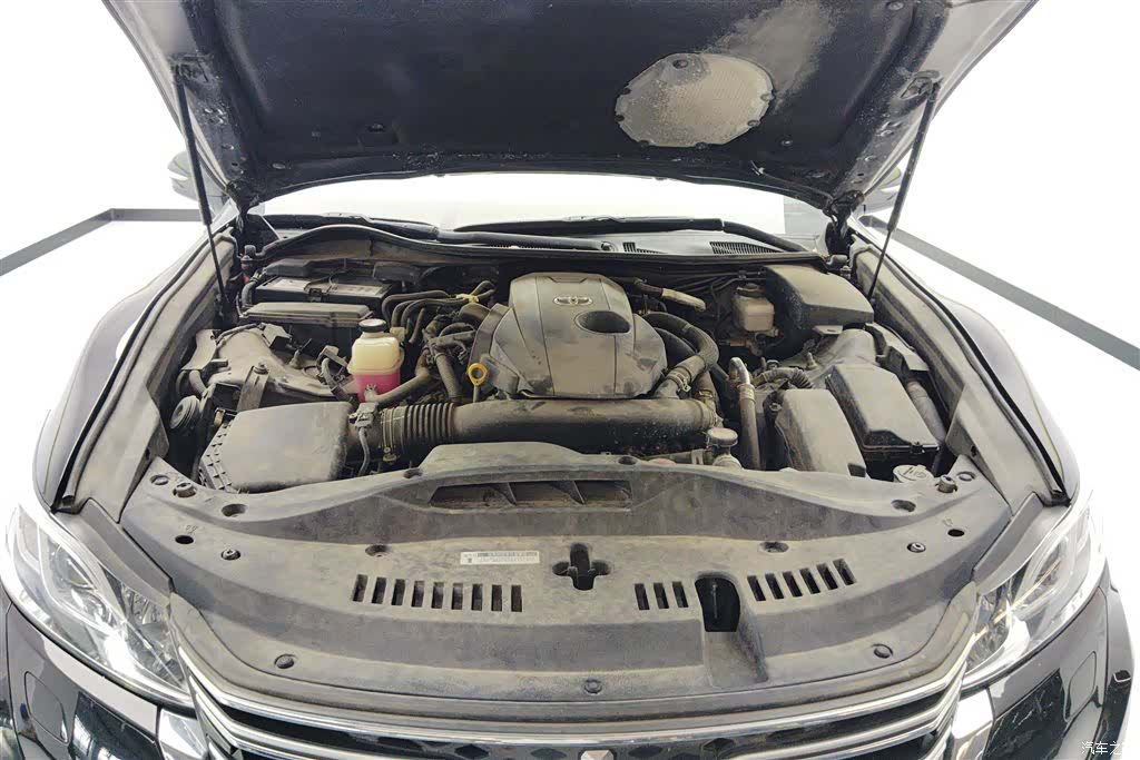 Toyota Crown, 2016 10