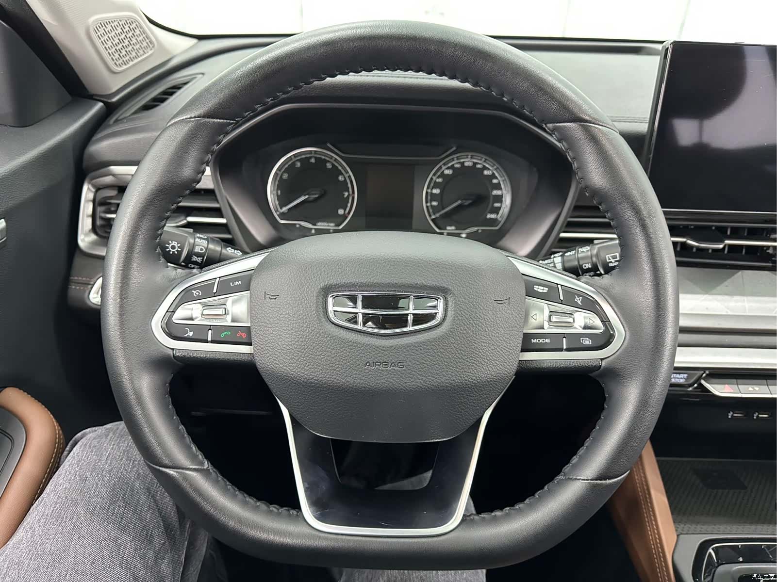 Geely X6, 2023 14