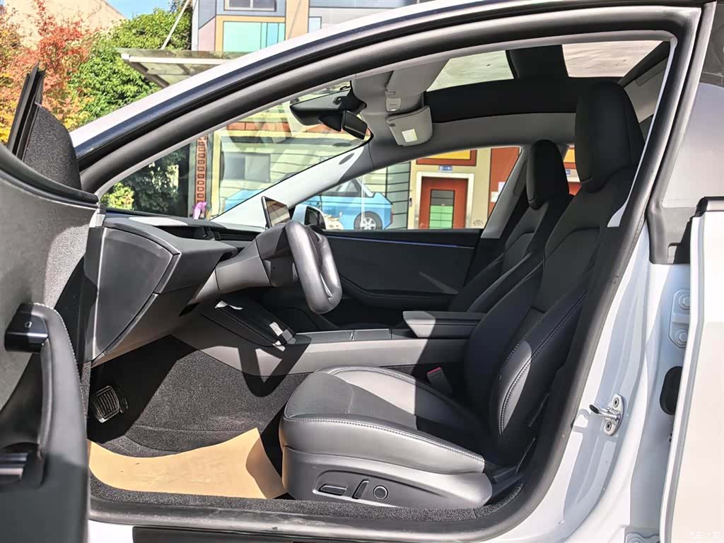 Tesla Model 3, 2025 все фото