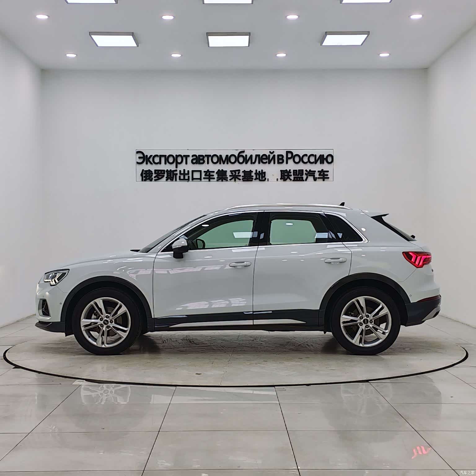 Audi Q3, 2022 все фото