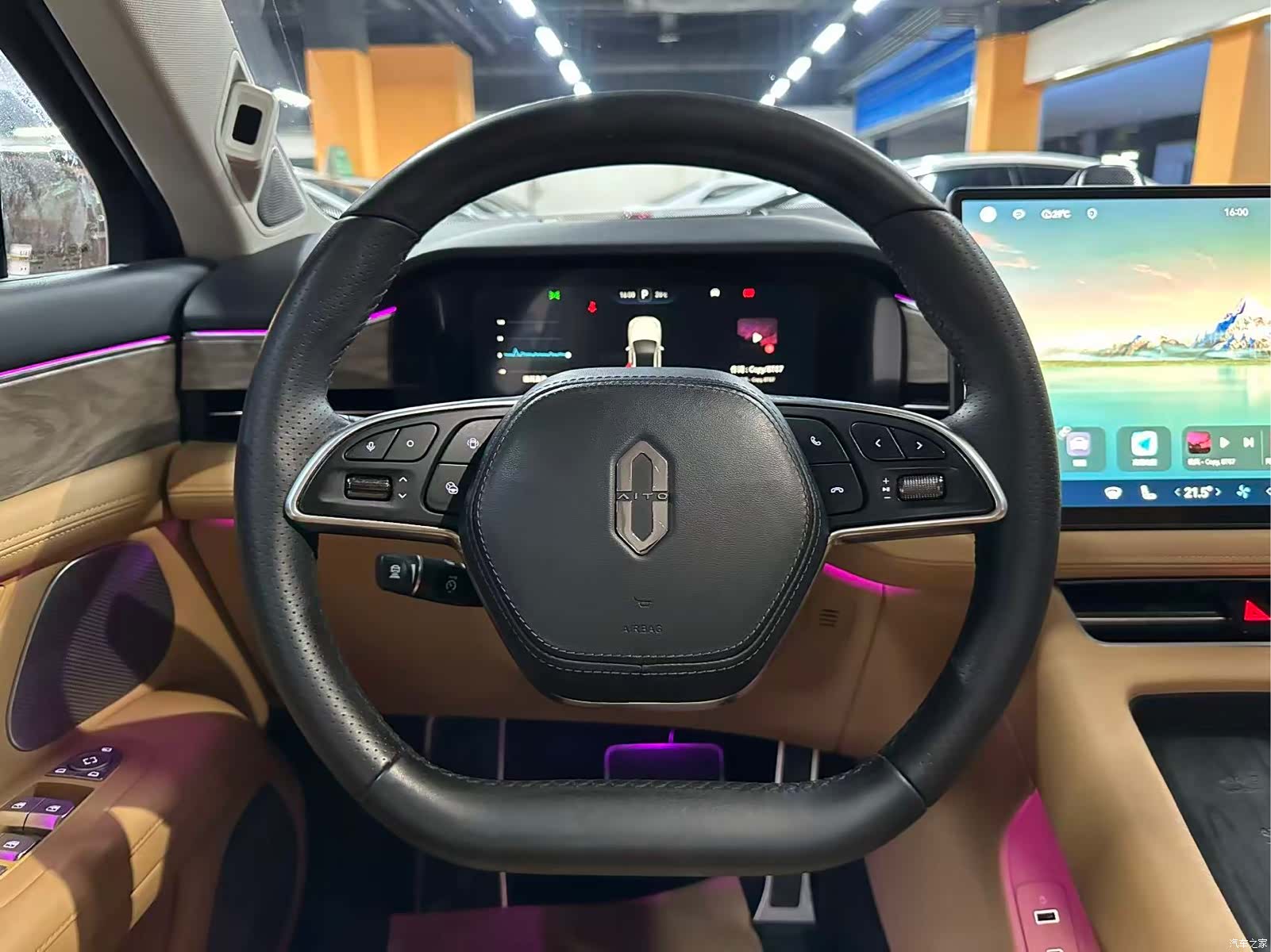 AITO M5, 2022 10
