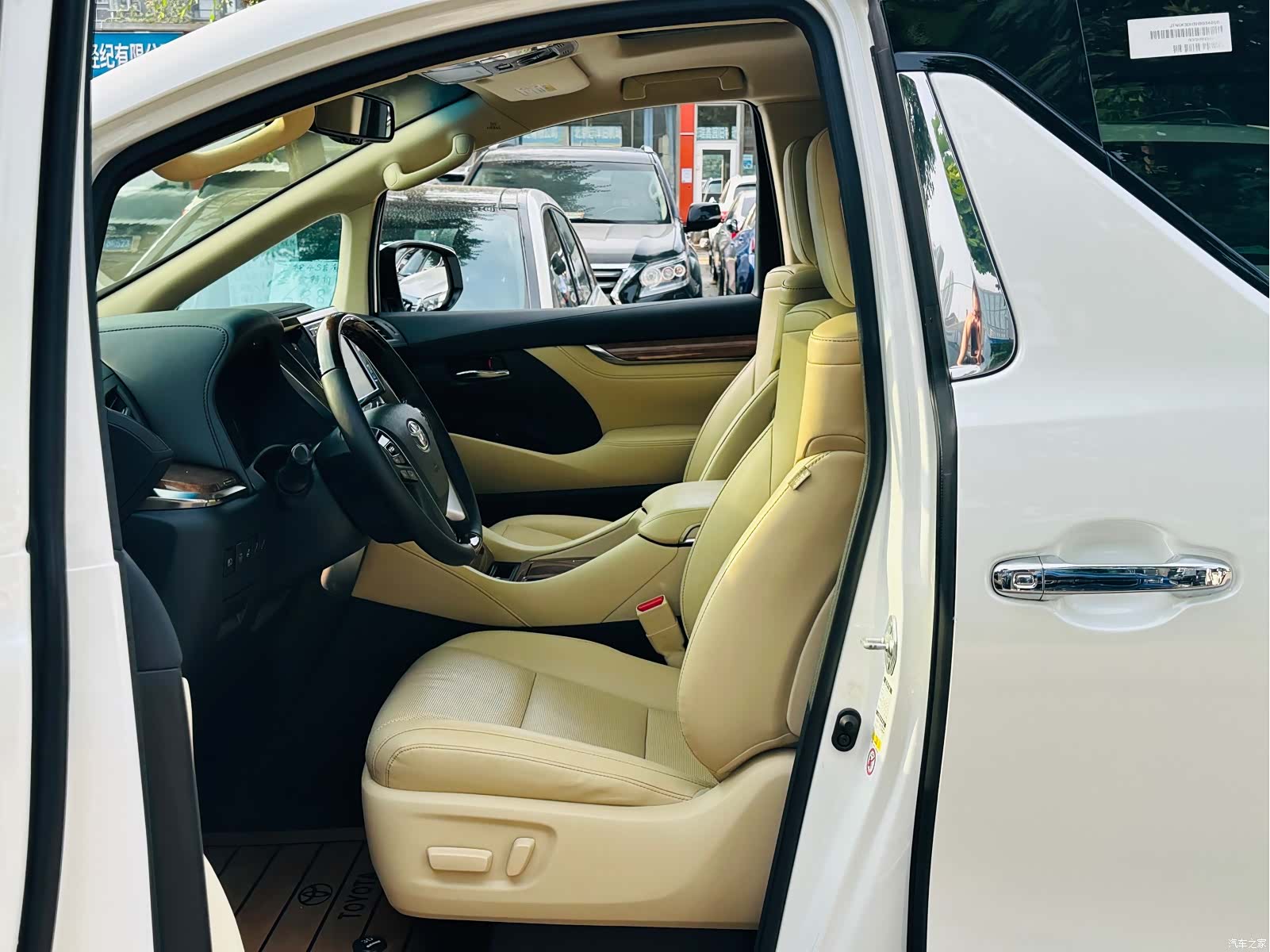 Toyota Alphard, 2018 7