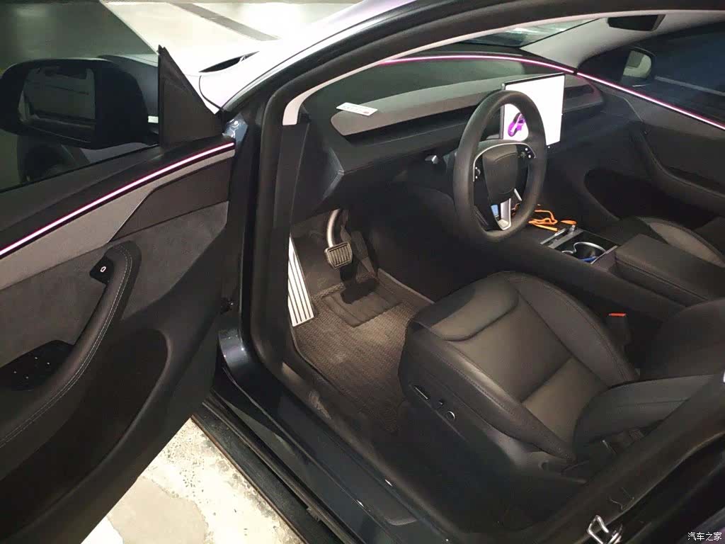 Tesla Model Y, 2025 14