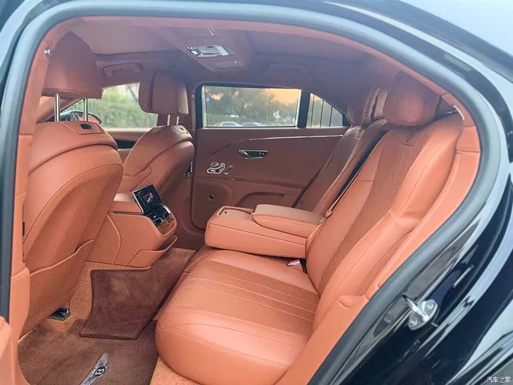 Bentley Flying Spur, 2023 6