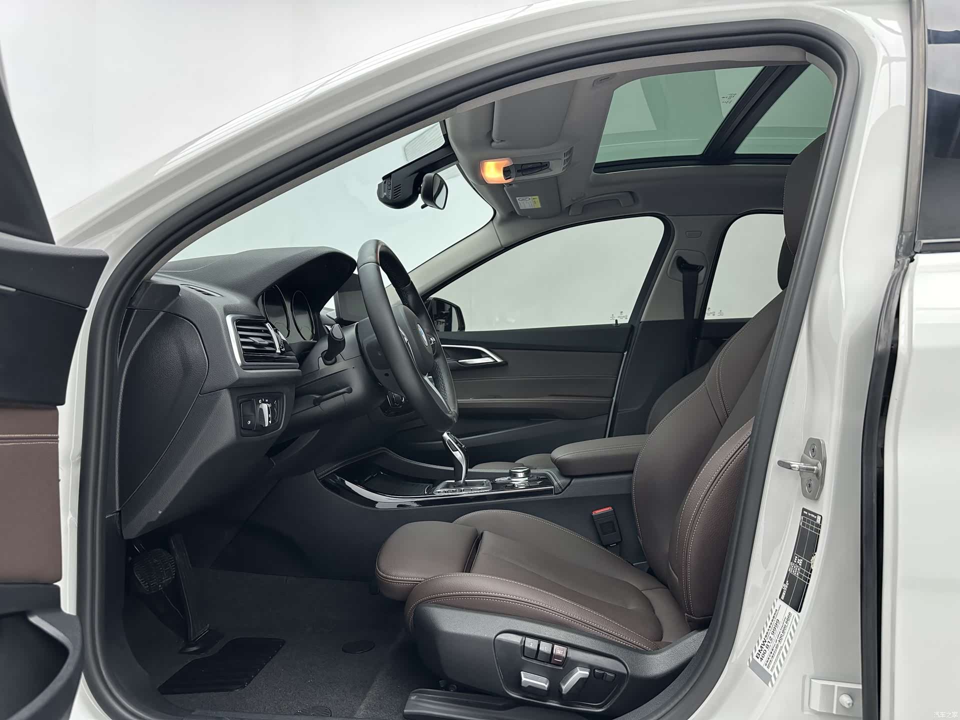 BMW 1 Series, 2022 все фото