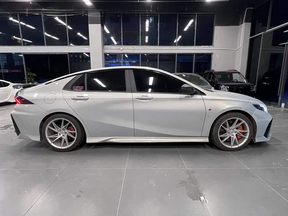 Trumpchi Shadow Leopard