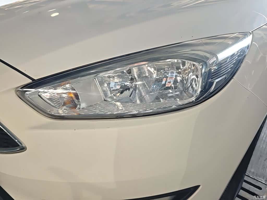 Ford Focus, 2015 24