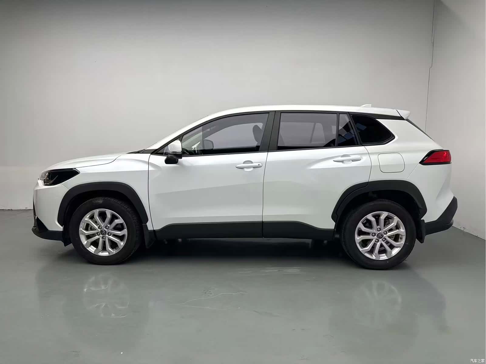 Toyota Frontlander, 2023 3