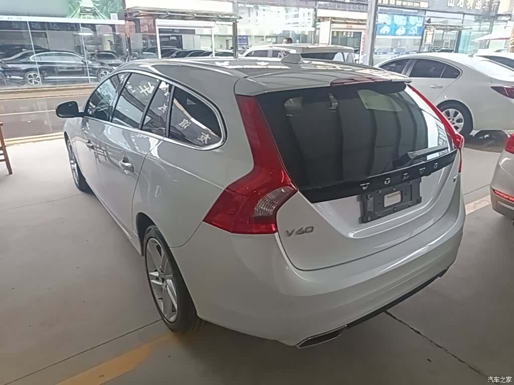 Volvo V60, 2016 все фото