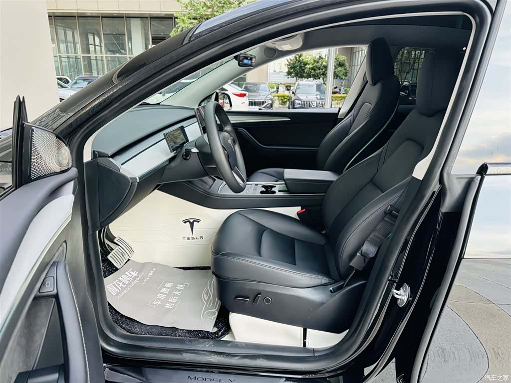 Tesla Model Y, 2024 11