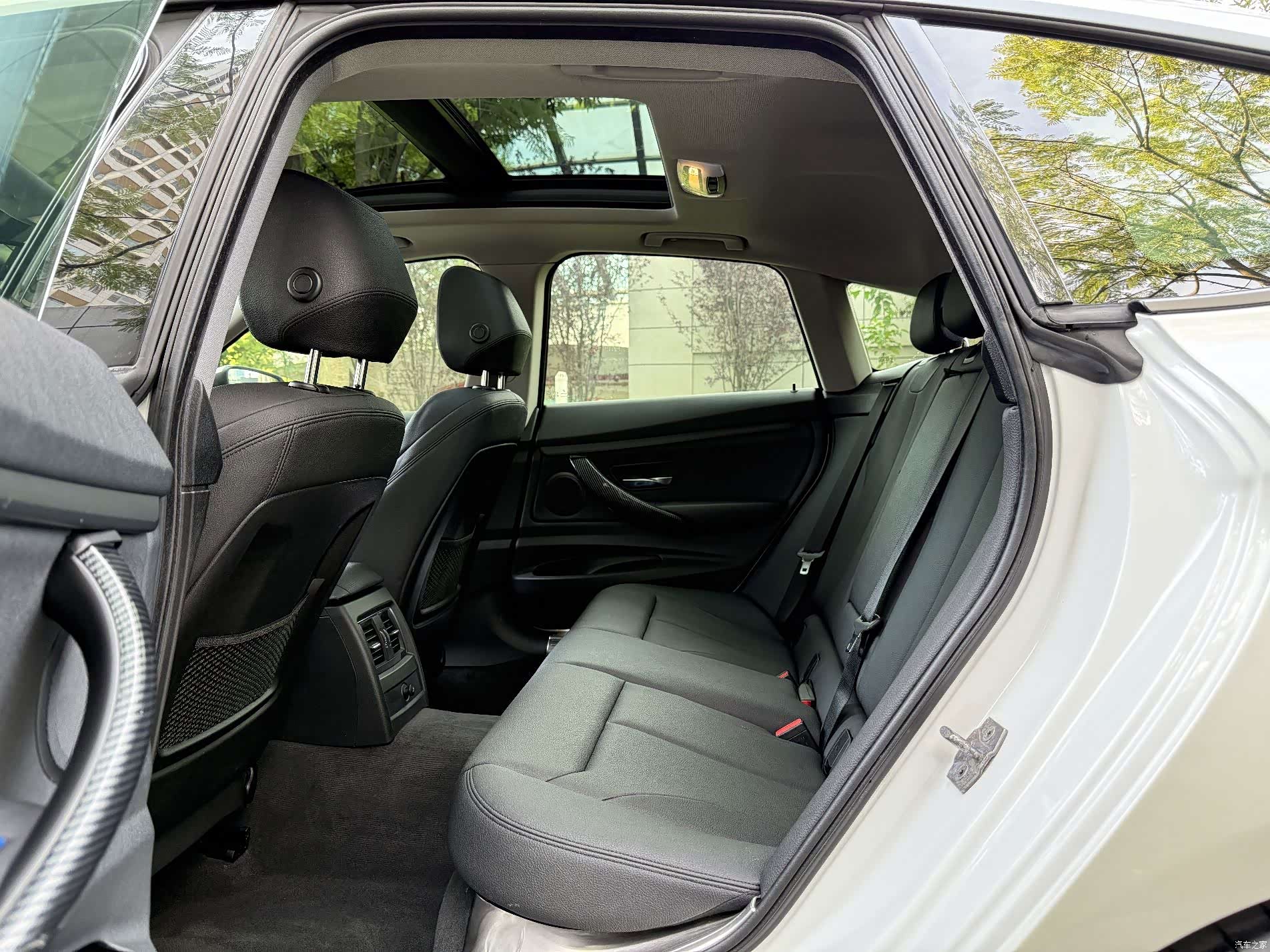 BMW 3 Series, 2018 8