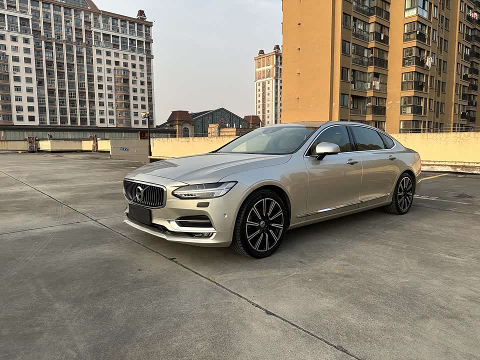 Volvo S90