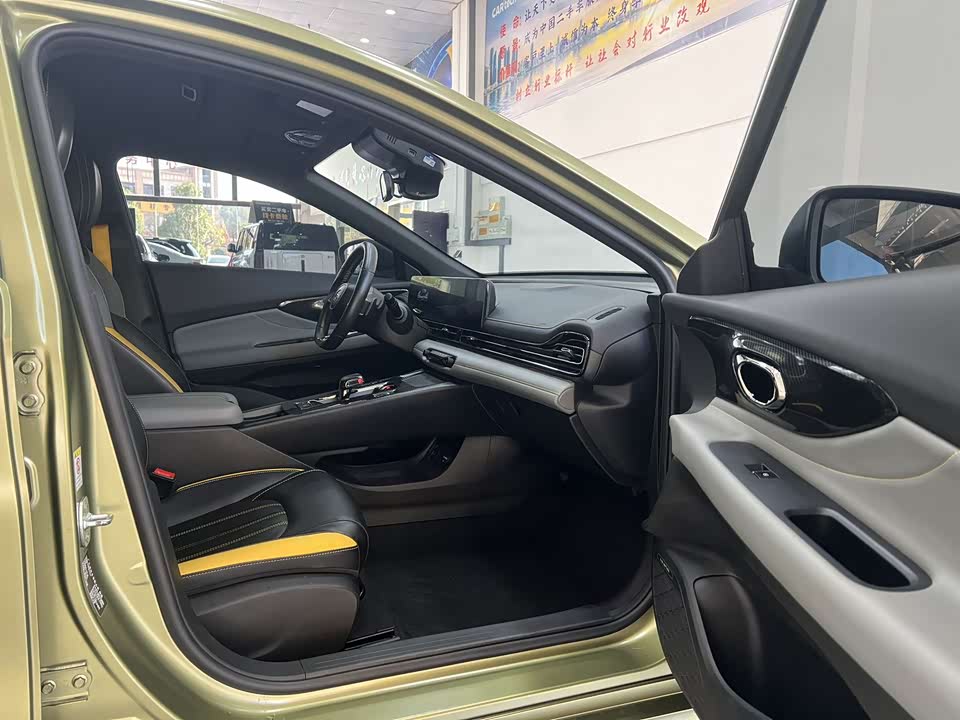 Trumpchi Shadow Leopard