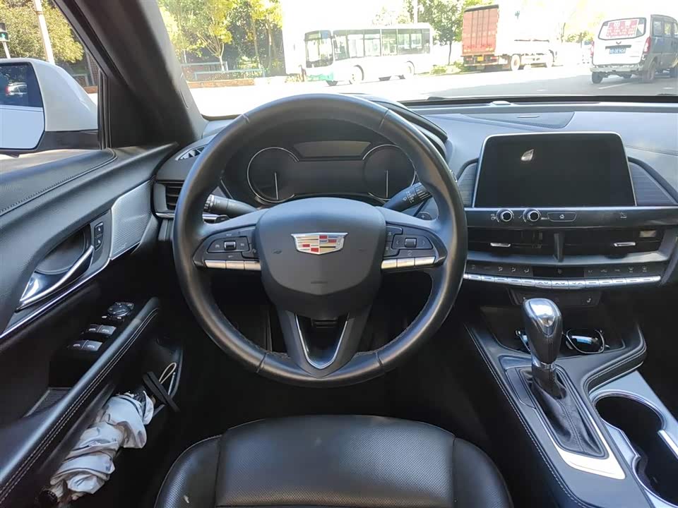 Cadillac CT4