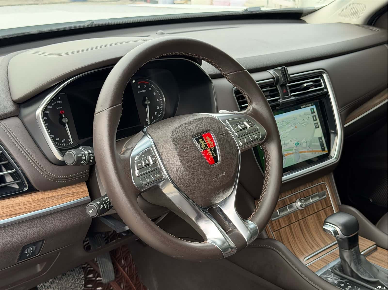 Roewe RX8, 2019 7