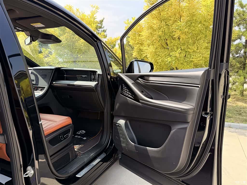 Trumpchi E9, 2024 9
