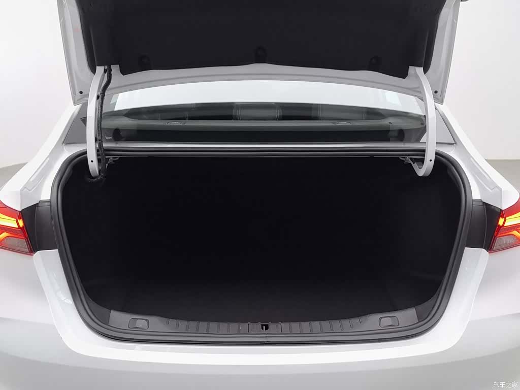 Buick Verano, 2022 16