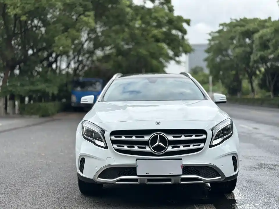 Mercedes-Benz GLA