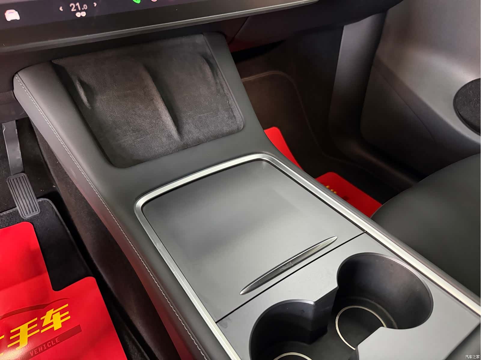 Tesla Model Y, 2025 17