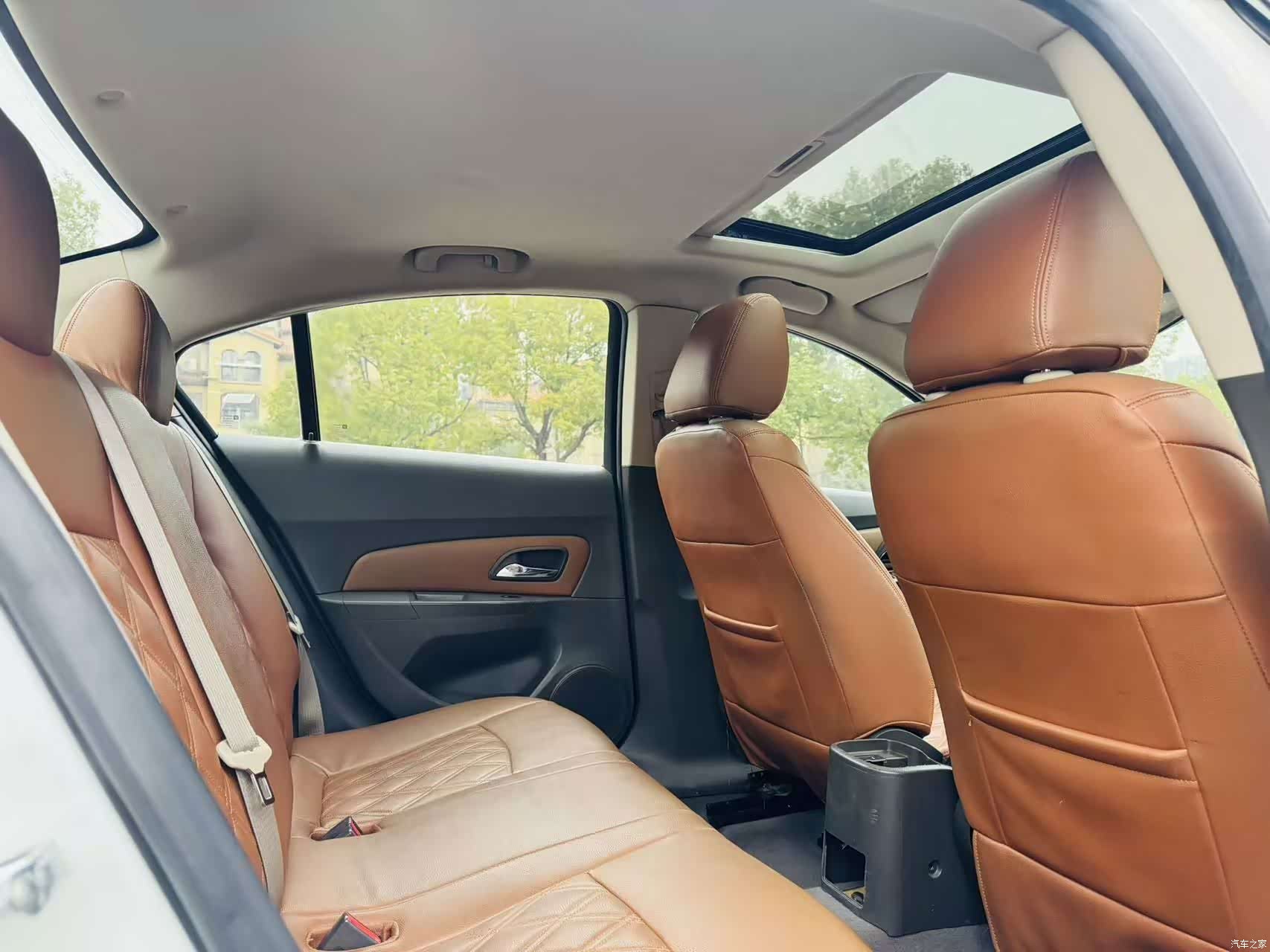 Chevrolet SE, 2015 10