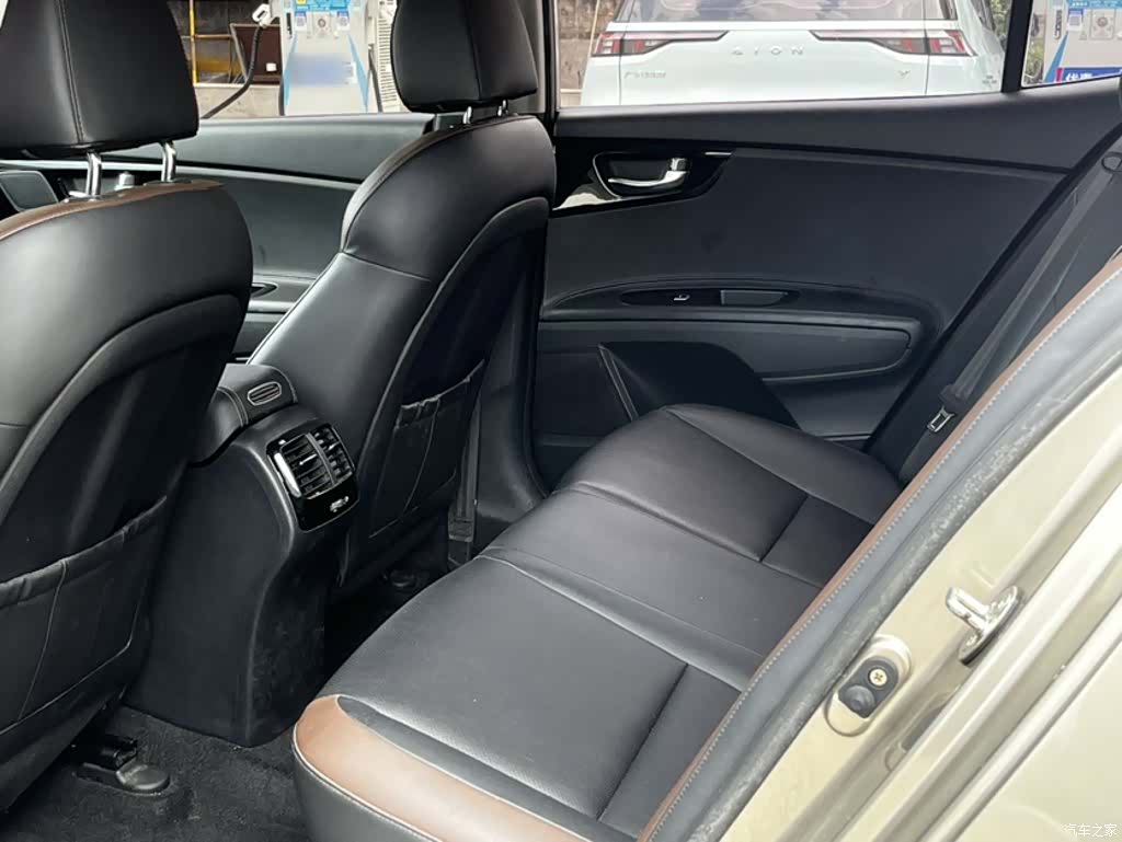Kia DLX, 2018 18