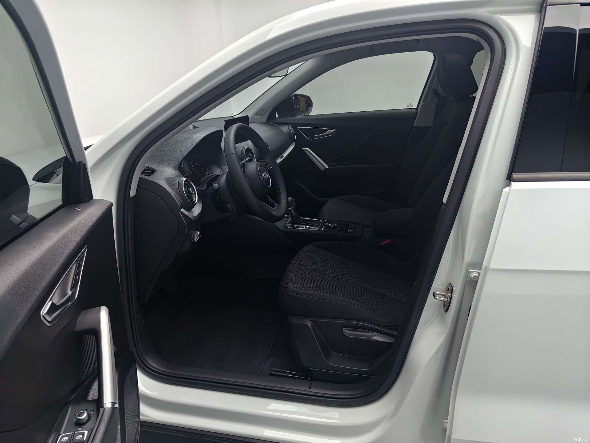 Audi Q2L, 2020 18