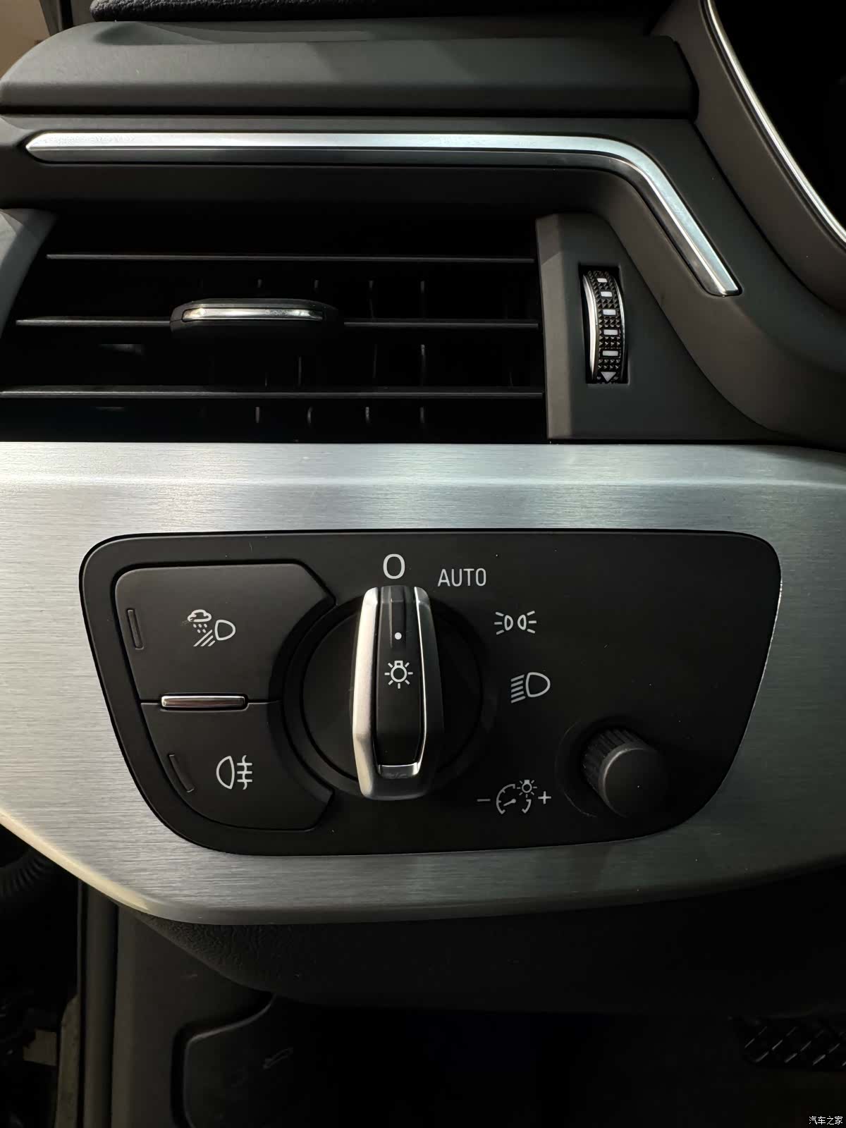 Audi A4L, 2021 13