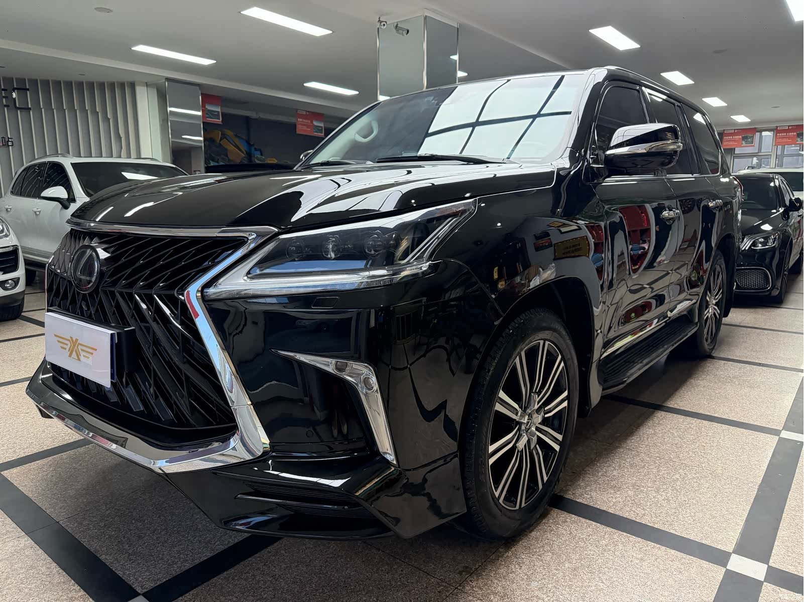 Lexus LX, 2019 1