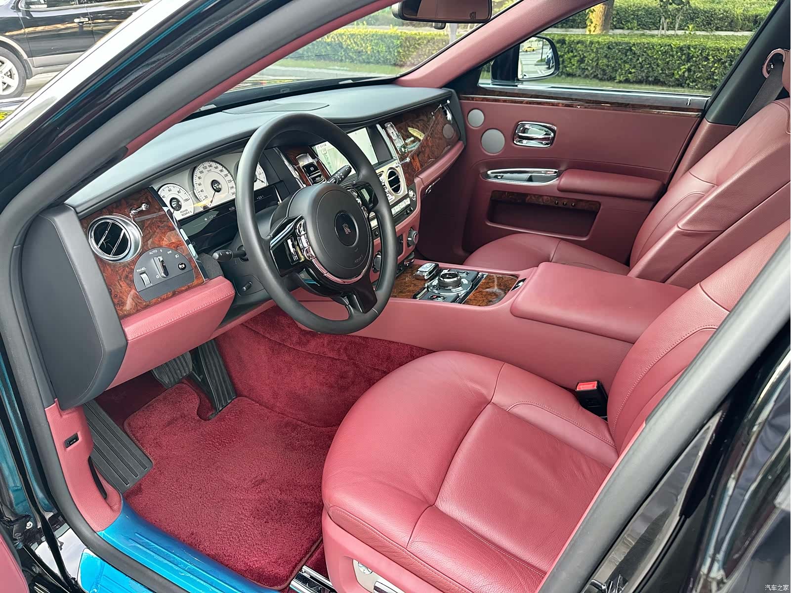 Rolls-Royce Ghost, 2014 6