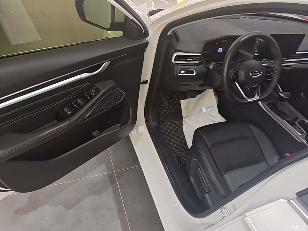 Geely Emgrand, 2022 16