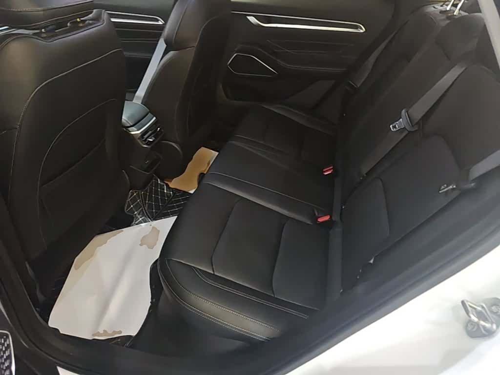 Geely Emgrand, 2022 17