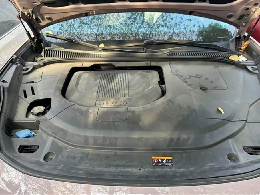 Lynk & Co 06
