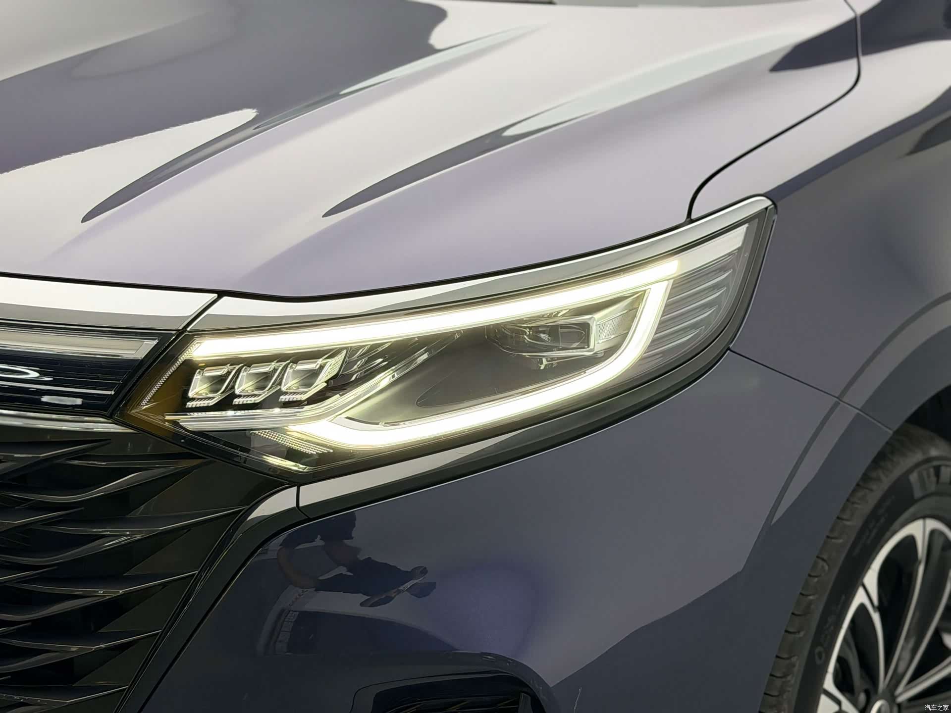 Roewe iMAX8, 2022 18