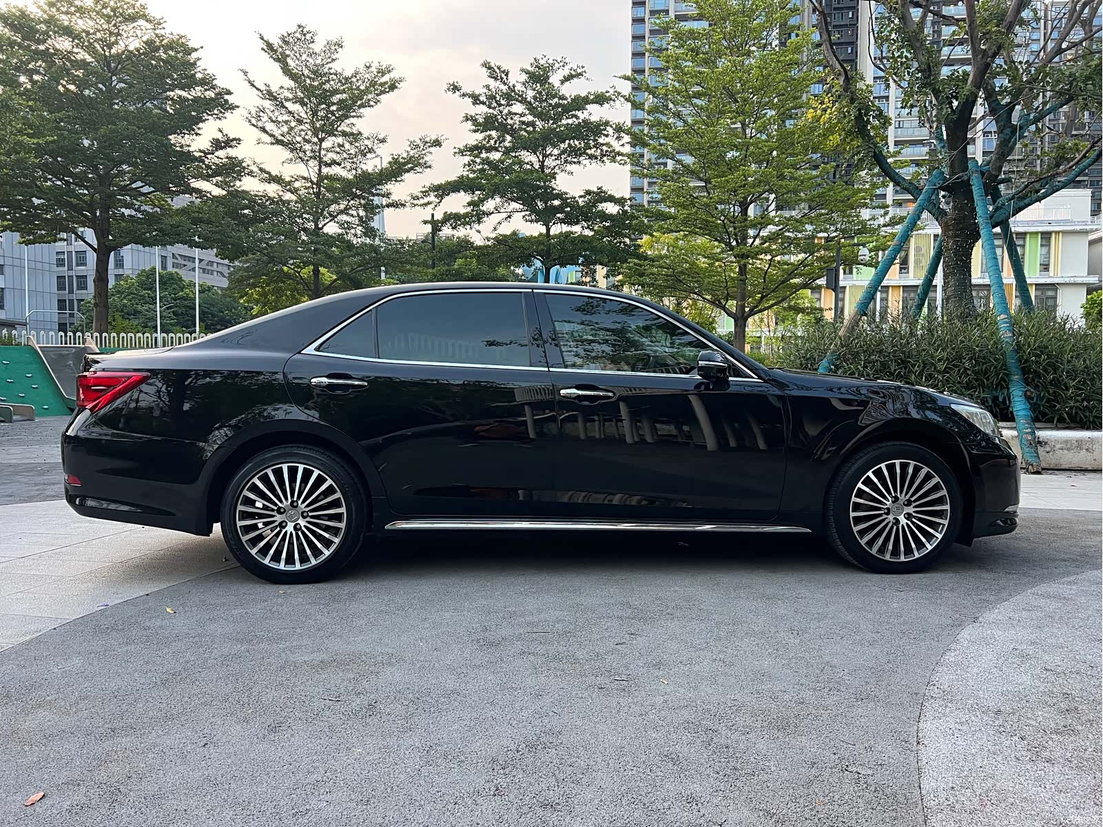 Toyota Crown, 2018 8