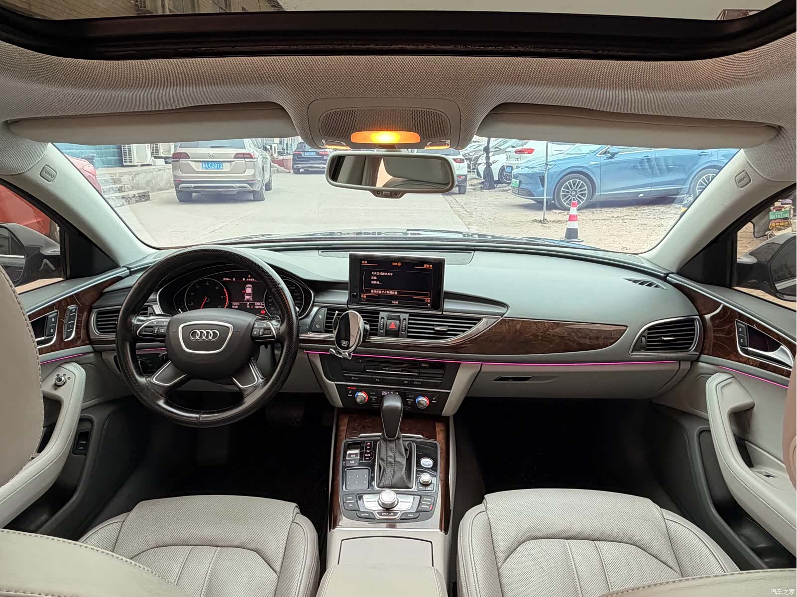 Audi A6L, 2014 13