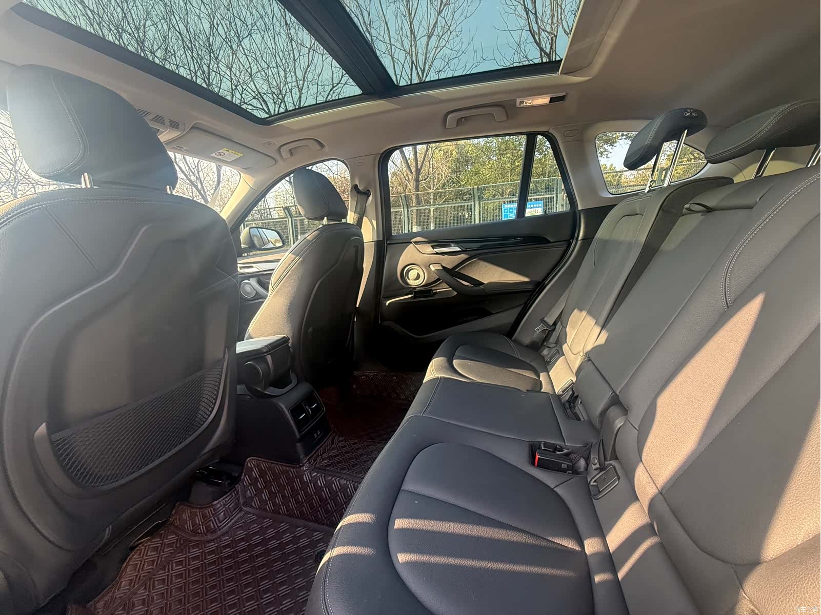 BMW X1, 2023 все фото