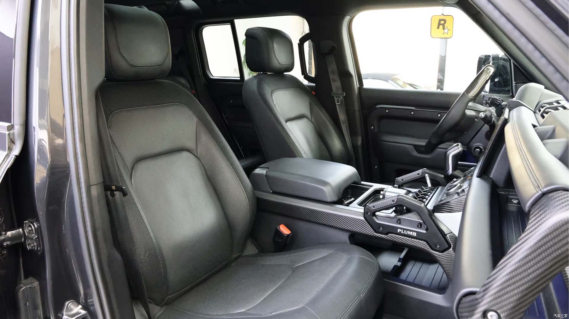 Land Rover Defender, 2022 11