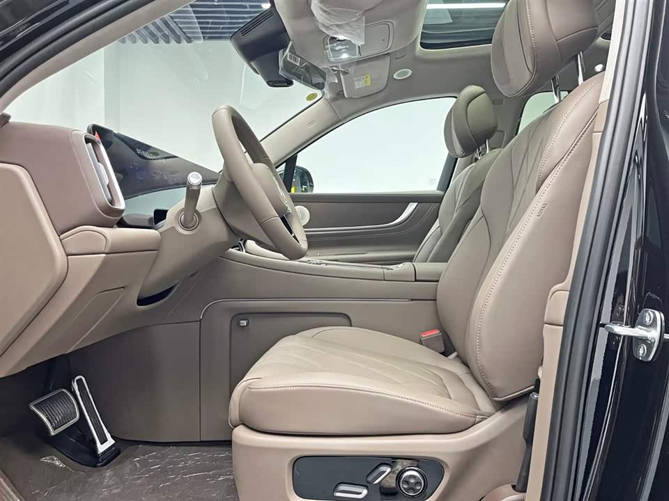 AITO Ask the world M9