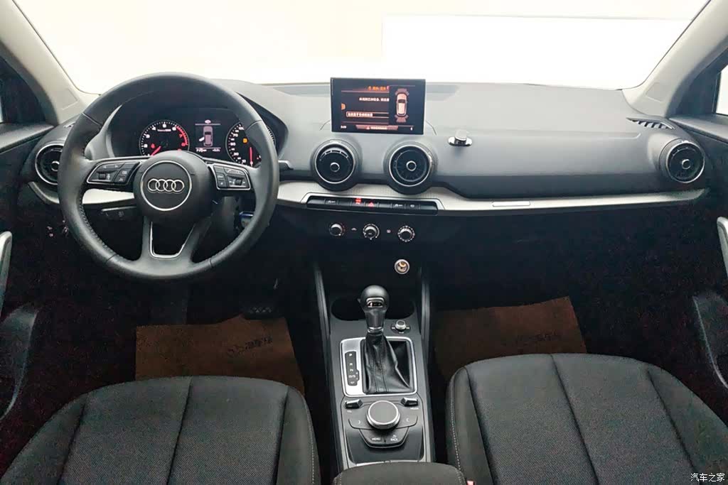 Audi Q2L, 2021 12