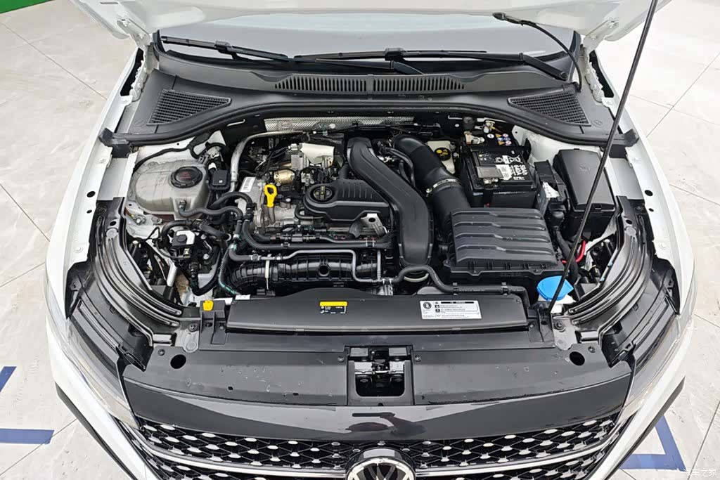 Volkswagen Lavida, 2024 10