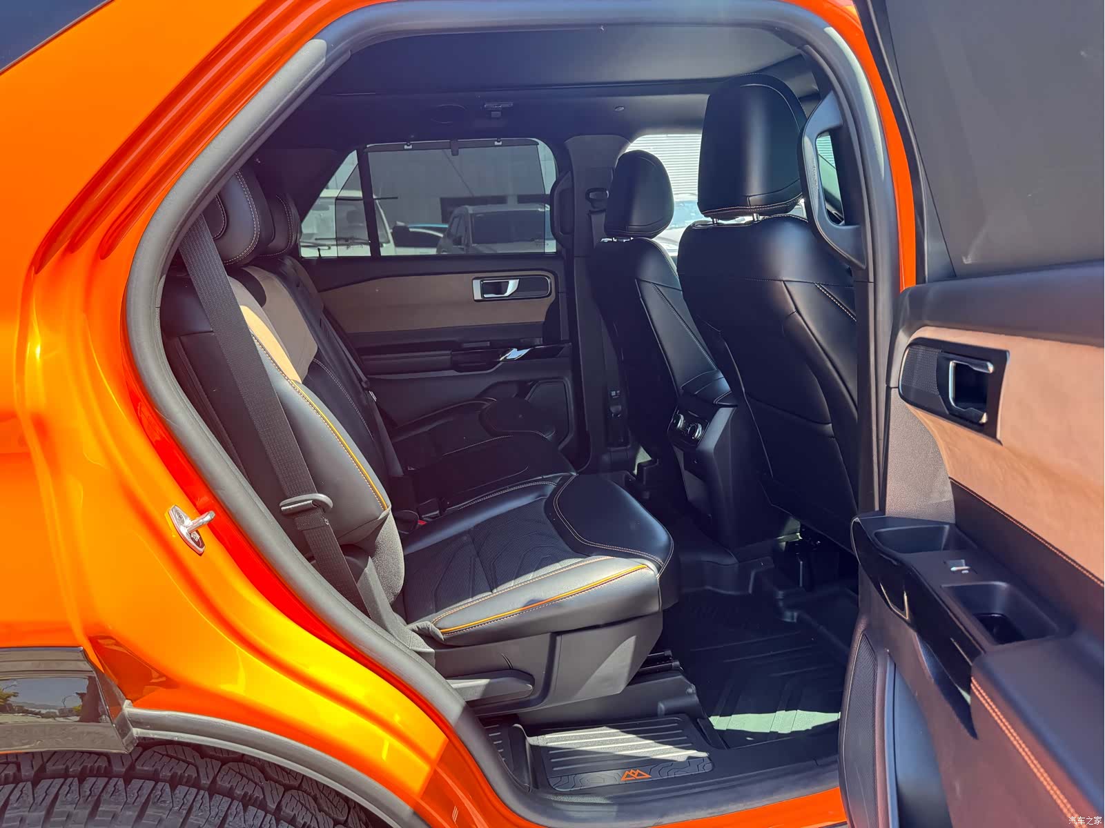 Ford Explorer, 2024 10