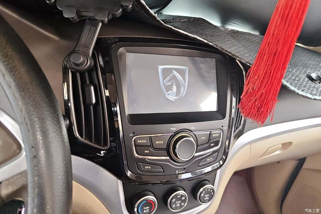 Wuling 730, 2014 13