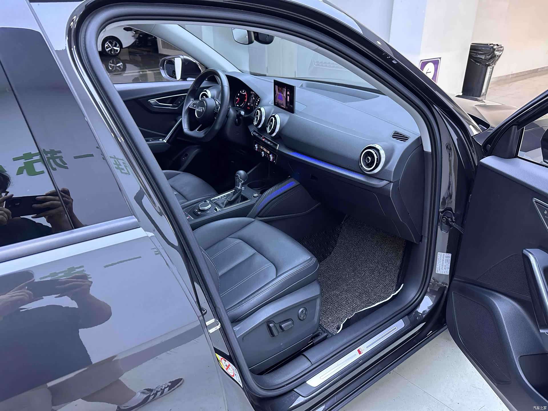 Audi Q2L, 2021 13