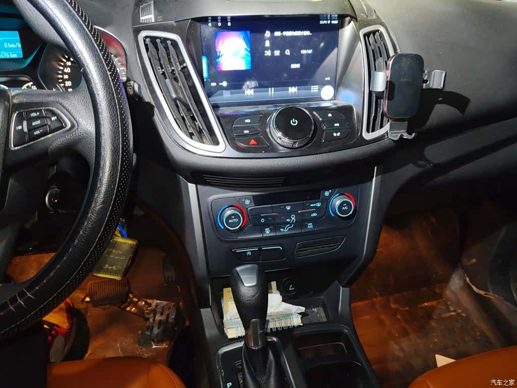 Ford Kuga, 2016 10