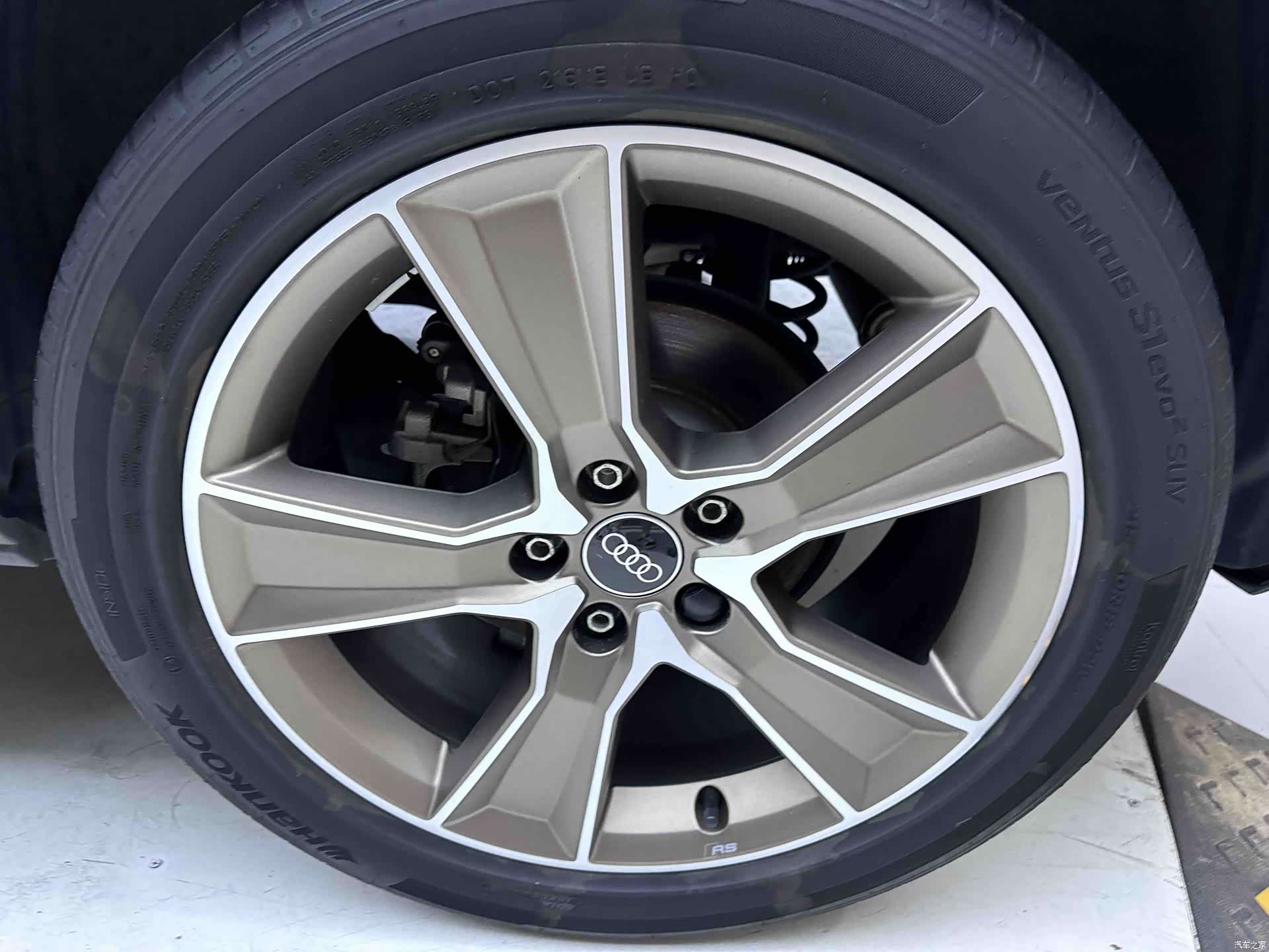 Audi Q2L, 2021 21
