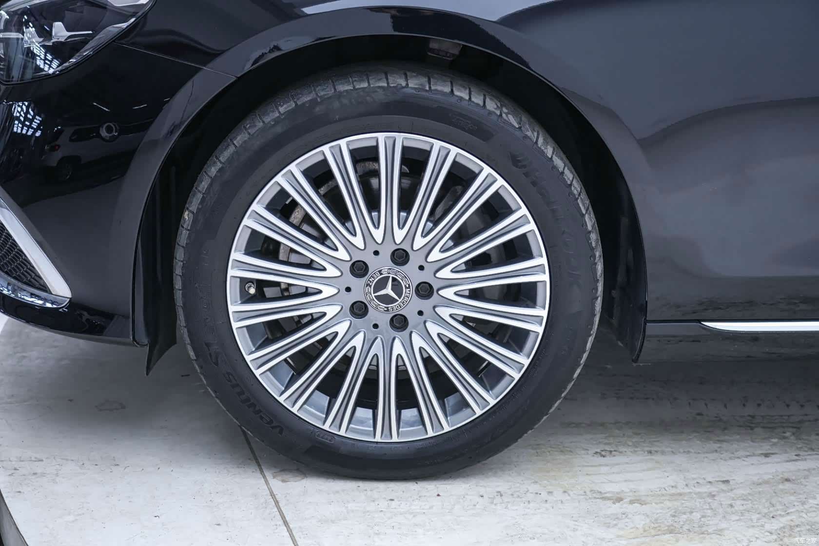 Mercedes-Benz E-Class, 2025 11