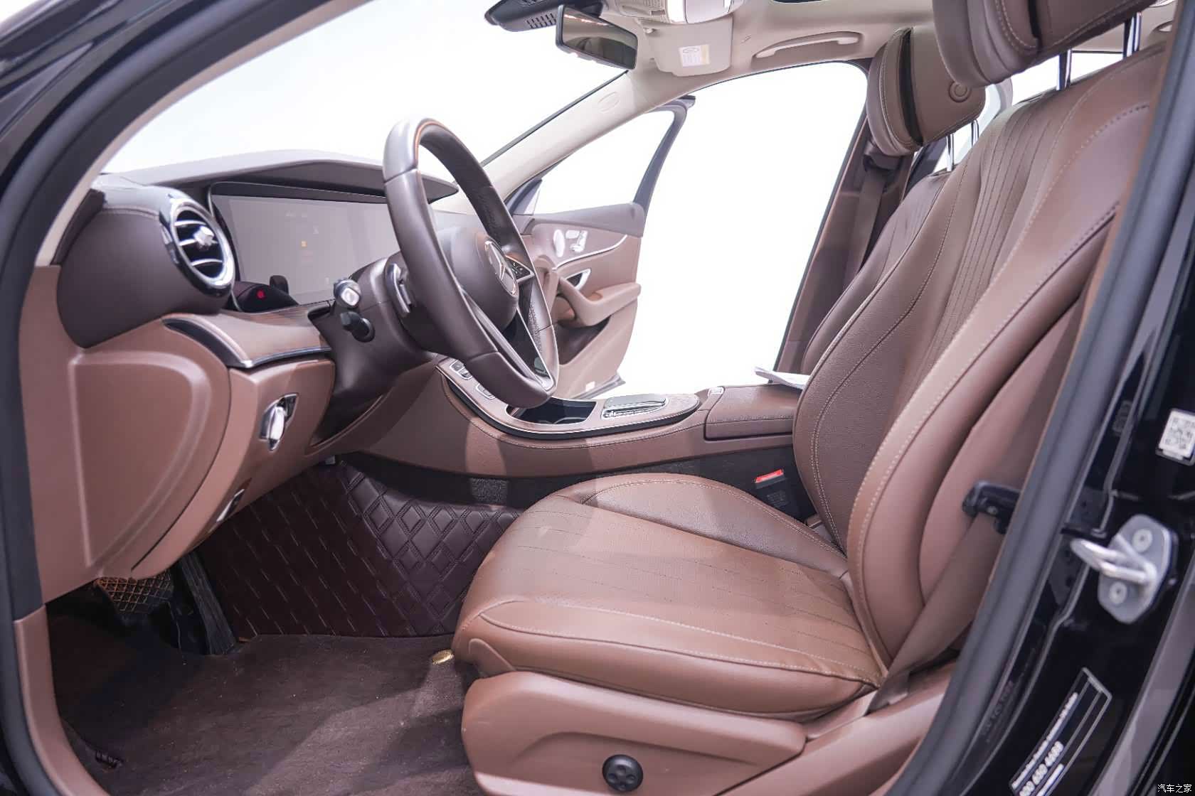 Mercedes-Benz E-Class, 2025 22