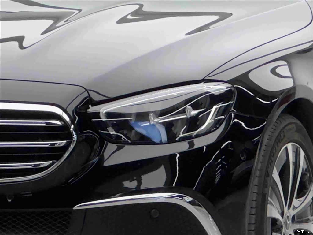 Mercedes-Benz E-Class, 2023 3