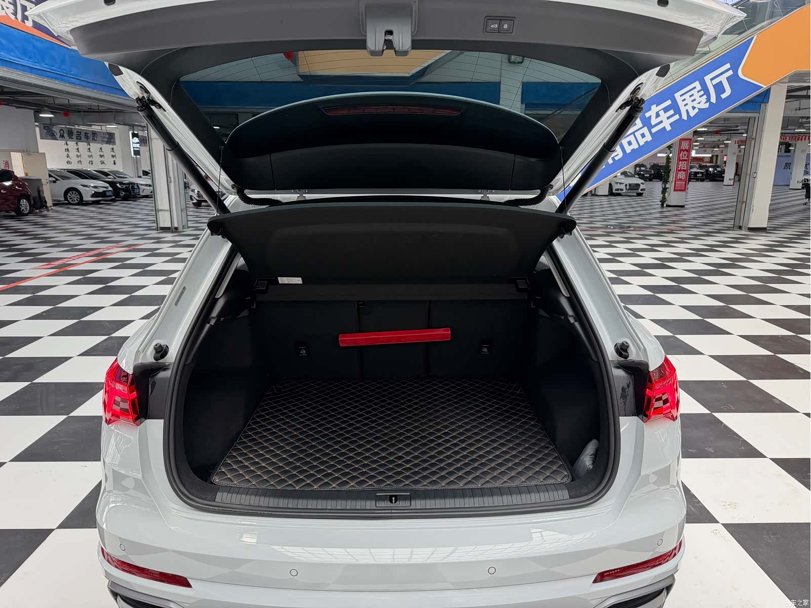 Audi Q3, 2022 15
