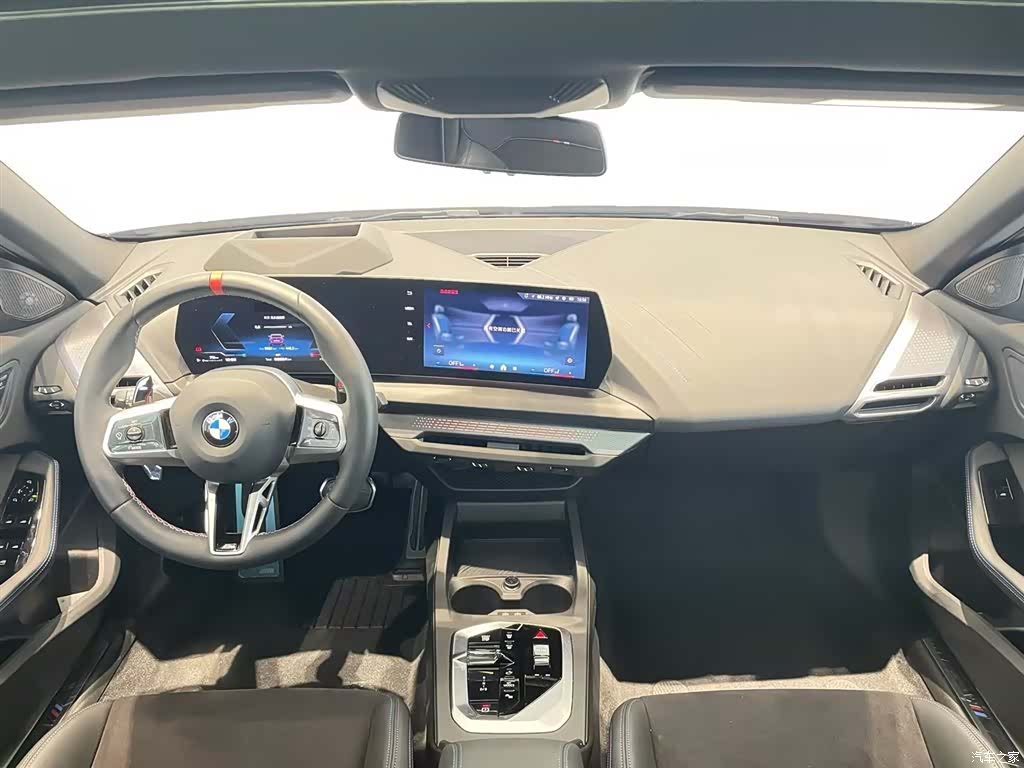 BMW M2, 2025 7